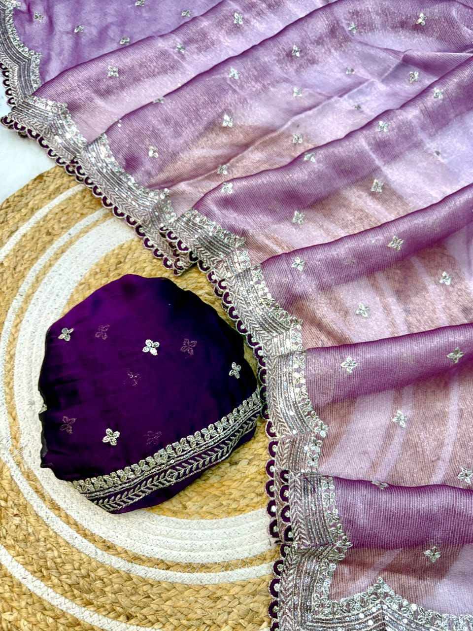 Sympy  Sitara Thread Embroidery Beautiful Saree